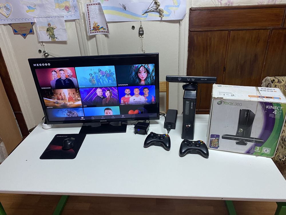 Xbox 360 + Kinect + Телевізор BRAVIS Повний комплект | Все працює