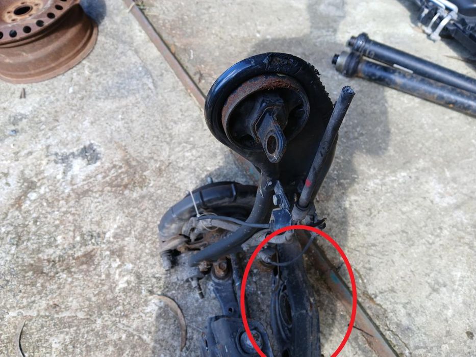 Braço de suspensão trás esquerdo KIA Sportage III (SL)