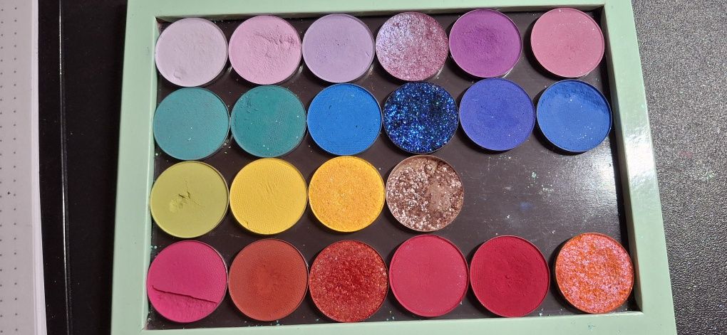 Cienie do oczu Glam Shop +paletka magnetyczna