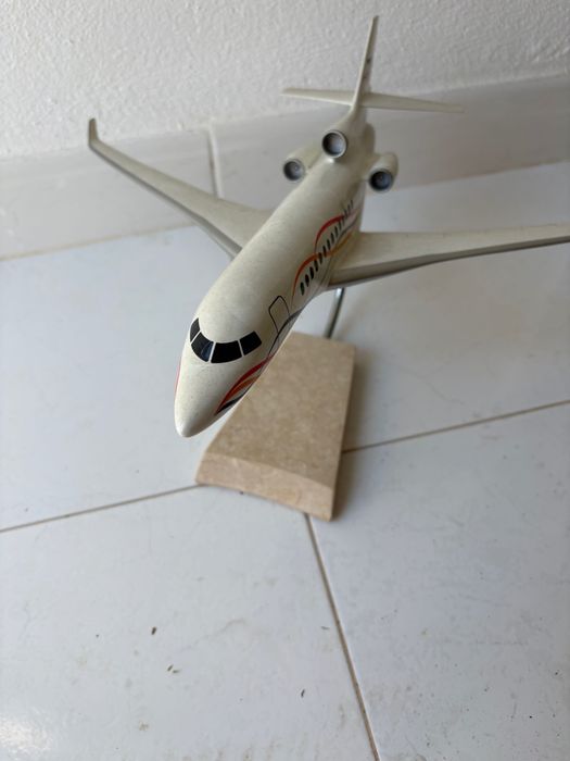 Falcon Private Jet em ferro