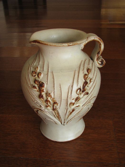Ceramiczny dzbanek – wazon ręcznie wykonany z motywem kłosa 20 cm
