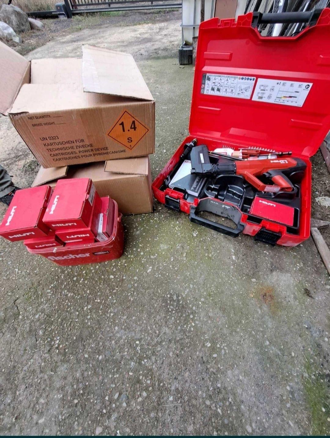 Osadzak Hilti dx5