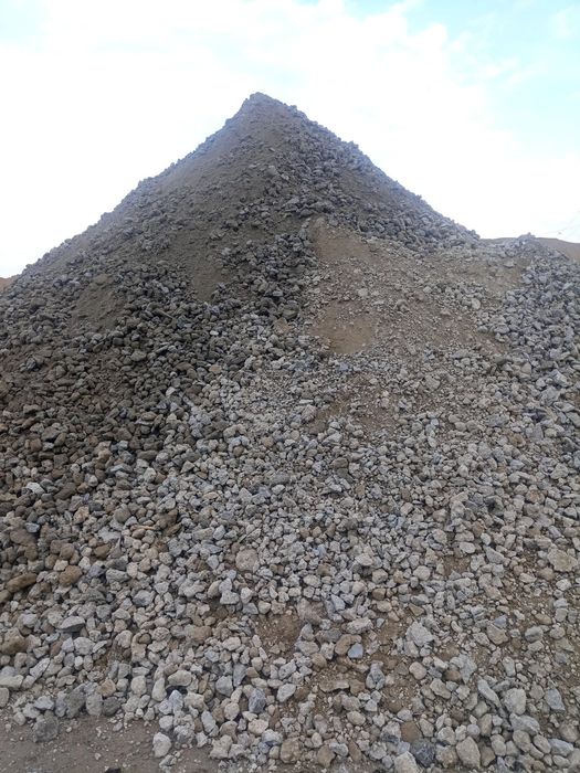 Sprzedam Gruz betonowy.