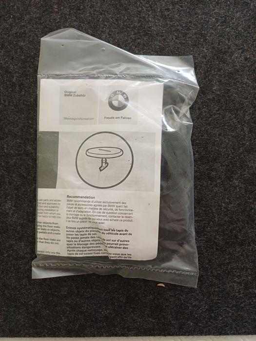 Acessórios para tapetes marca BMW