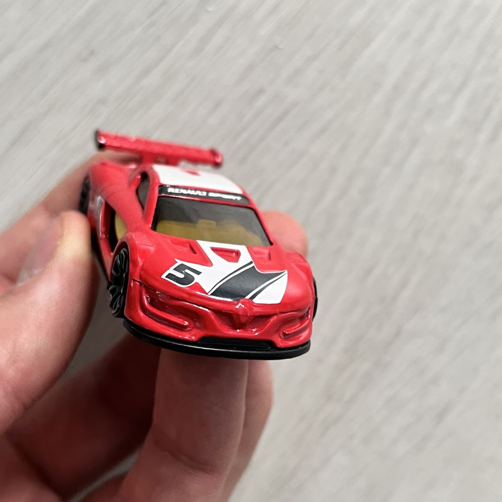 hot wheels renault sport rs czerwony