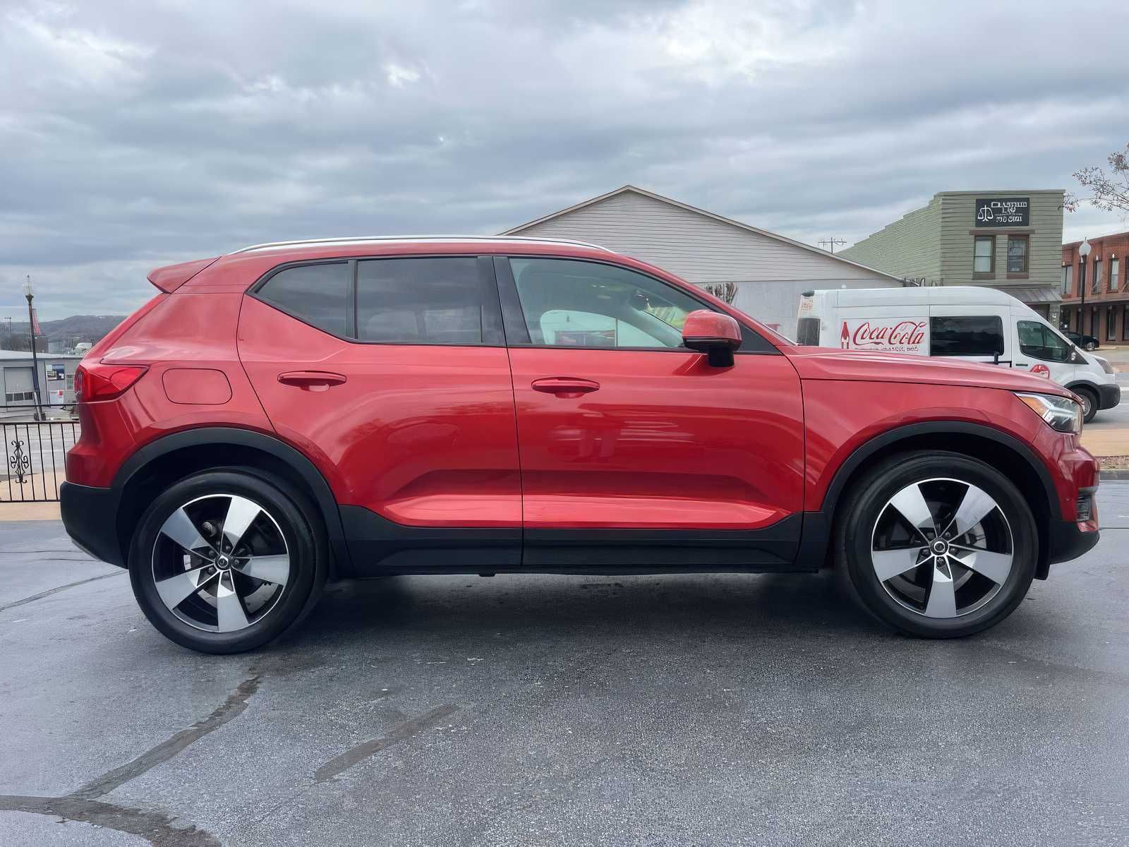 2019 Volvo XC40 T4 Momentum