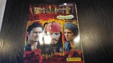 Album Piraci z Karaibów + 10 naklejek oraz plakat