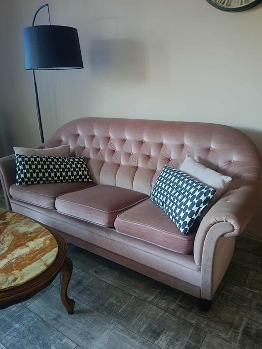 Zestaw wypoczynkowy sofa i fotele piękne pudrowy róż
