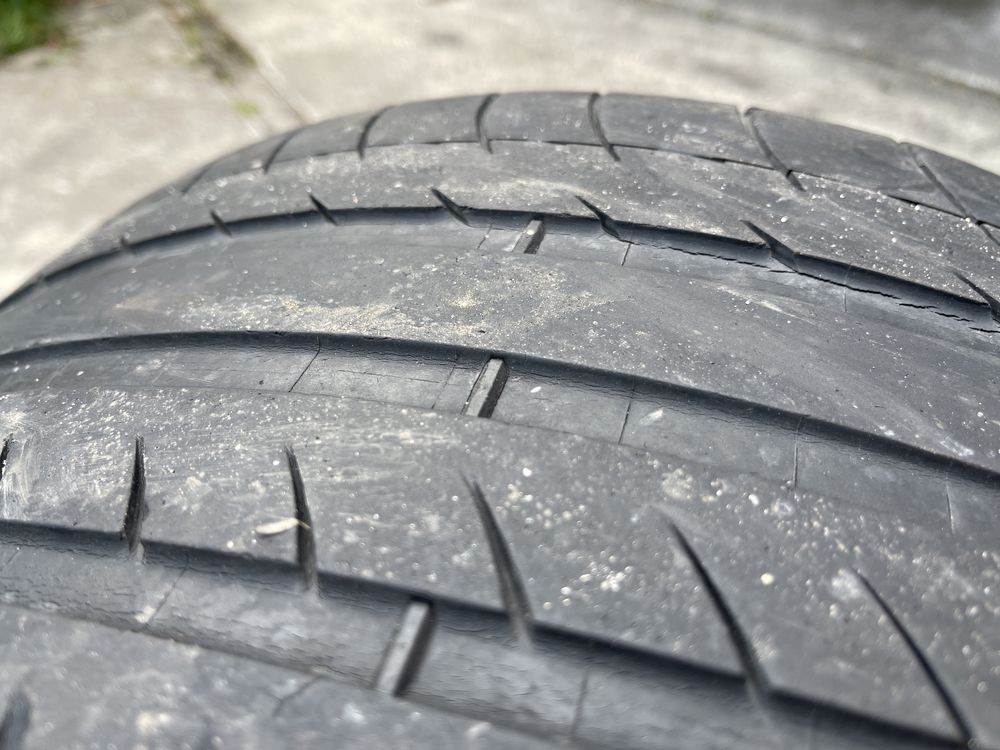 2 Pneus 265/30/20 zr michelin  pilot sport usados