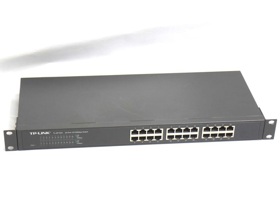 Distribuidor de sinal ethernet TP Link de 24 portas como novo