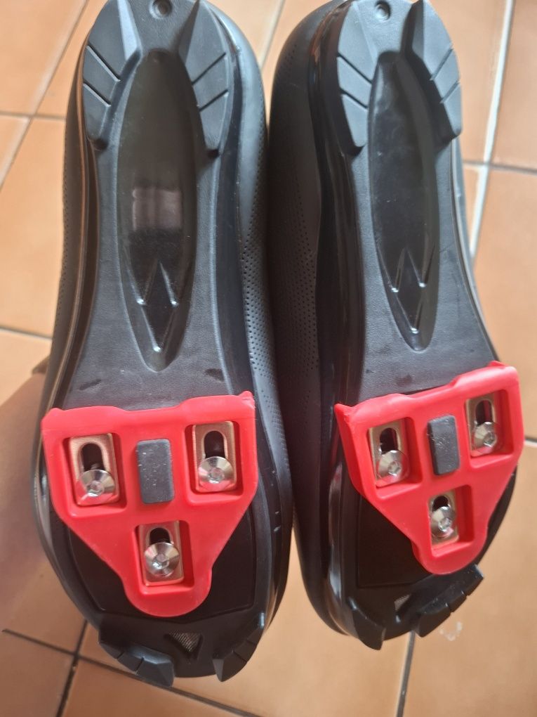 Buty do jazy na rowerze