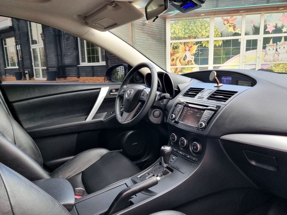 Продам Mazda 3 2013