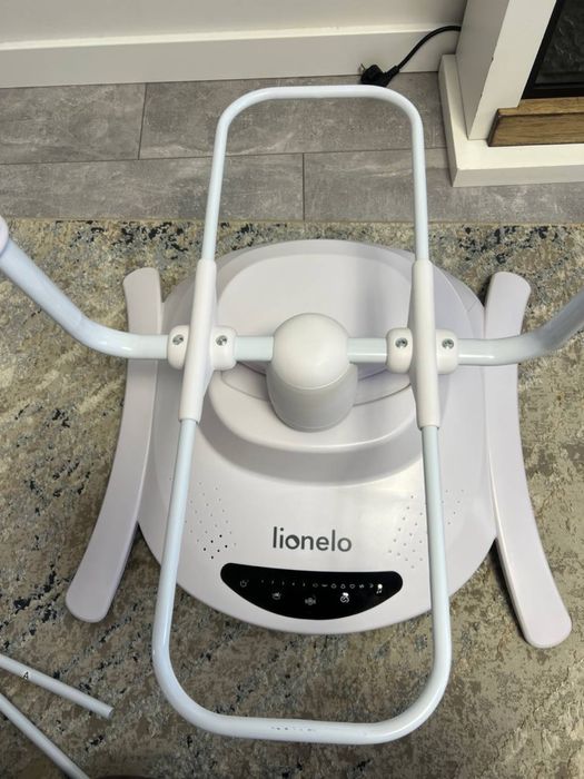 Заколисуючий центр Lionelo Bella Set Grey Concrete