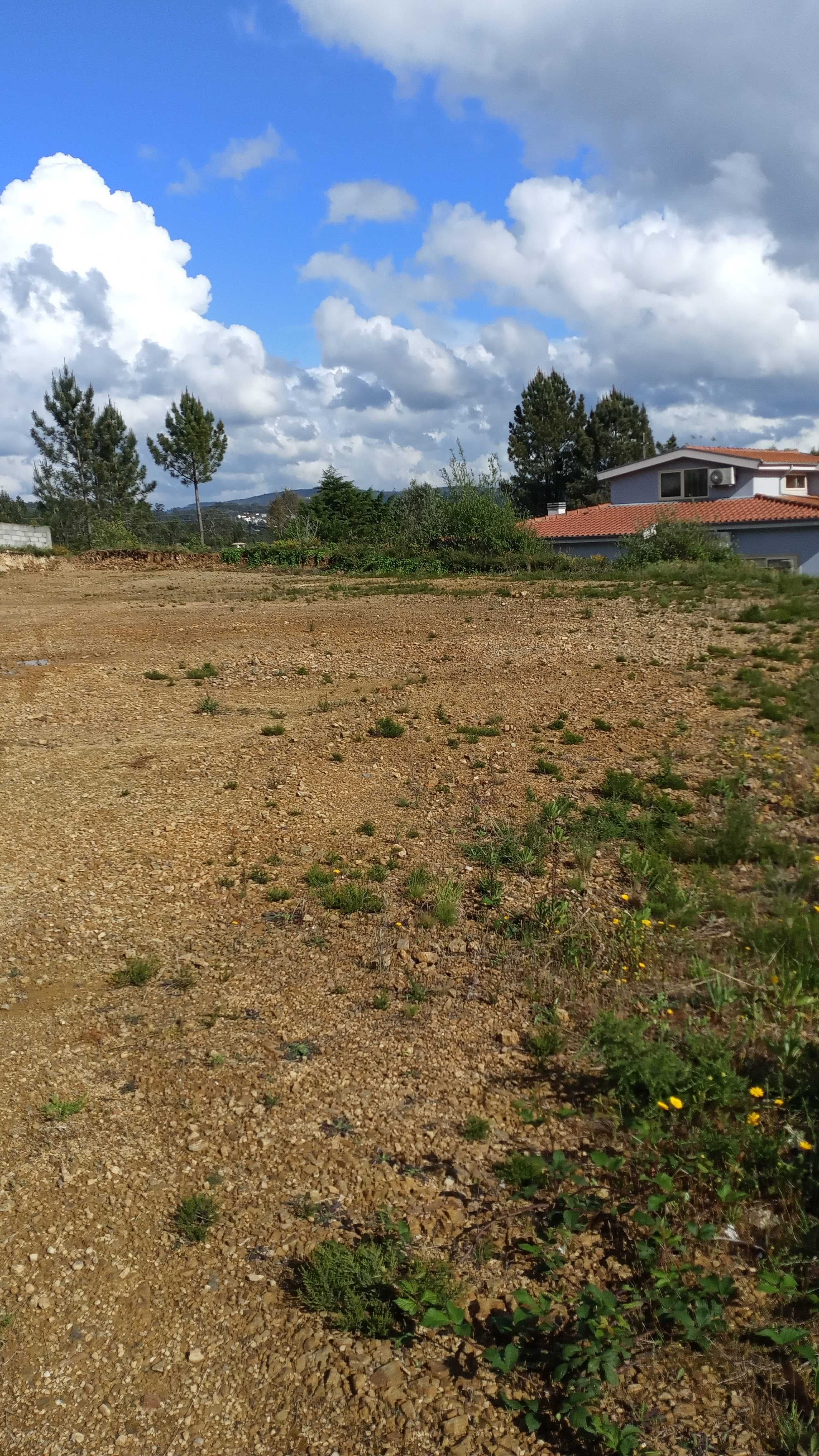 Vendo terreno zona de Recarei com 1.740 metros quadrados zona calma