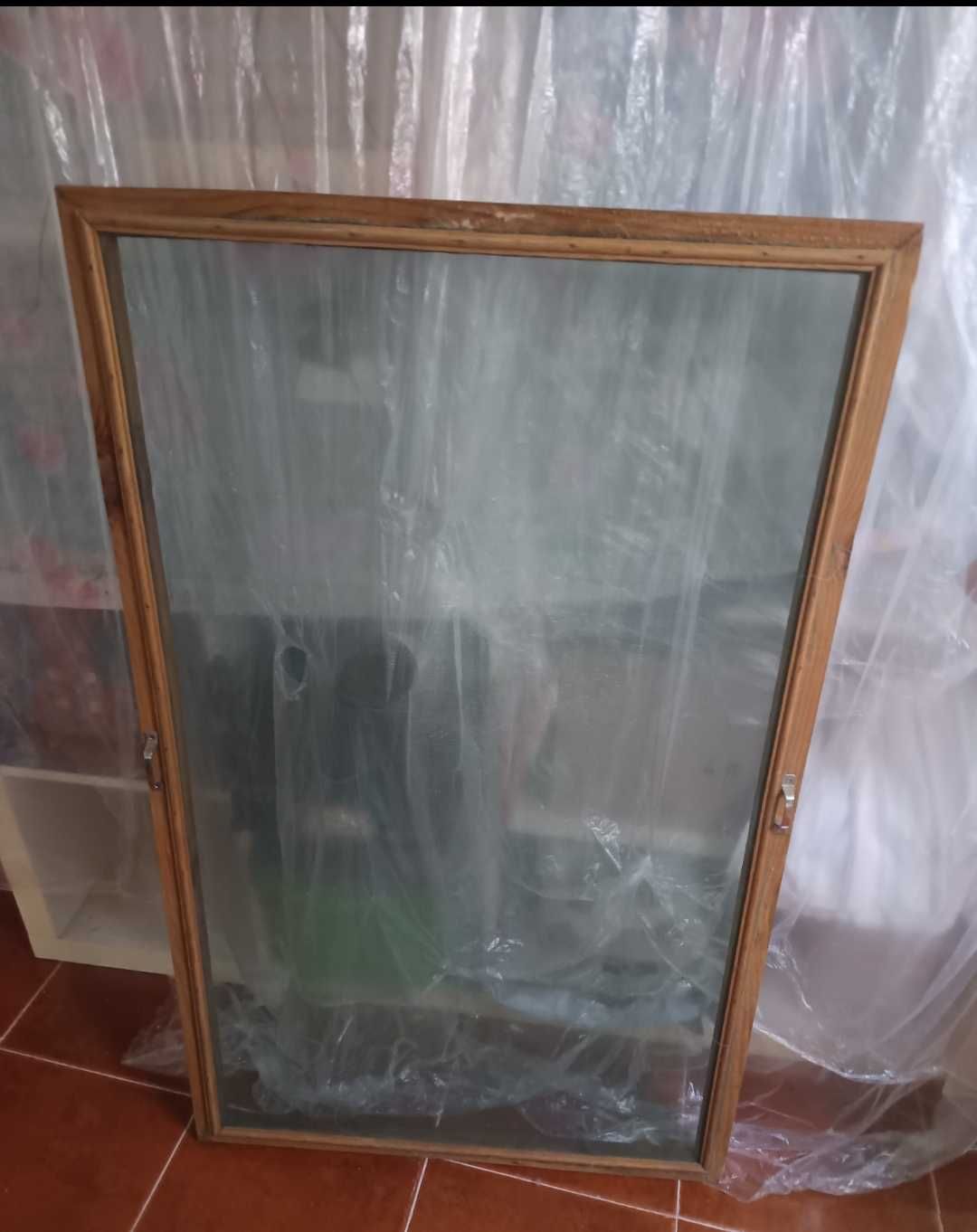Redes mosqueteiras para janela com moldura de madeira