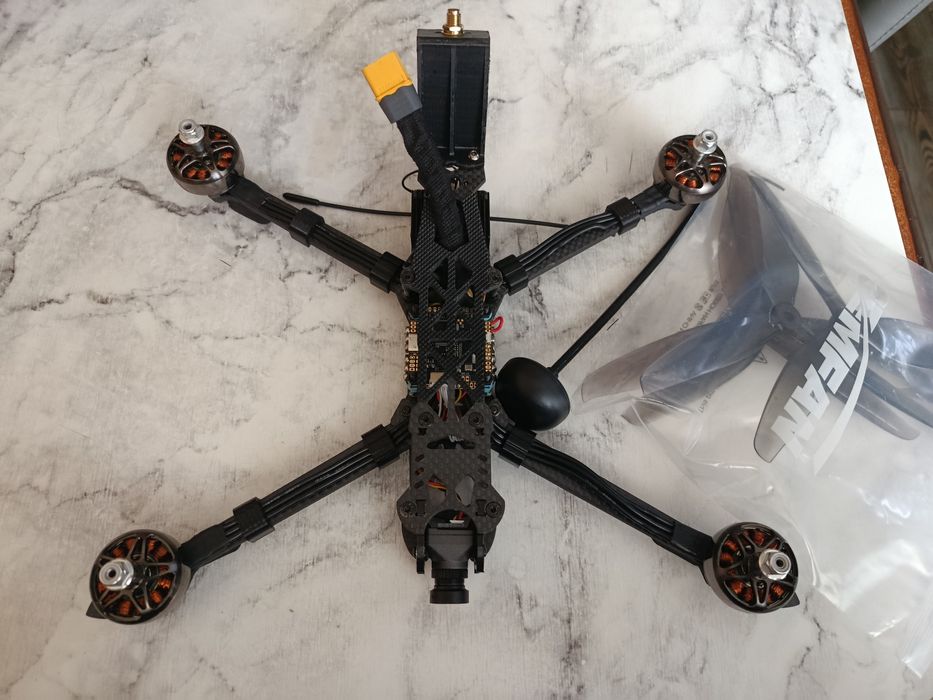 Продам fpv дрон 7 дюймів.