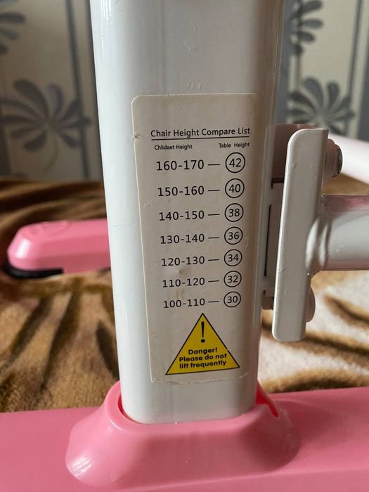 Дитячий стіл та стільчик