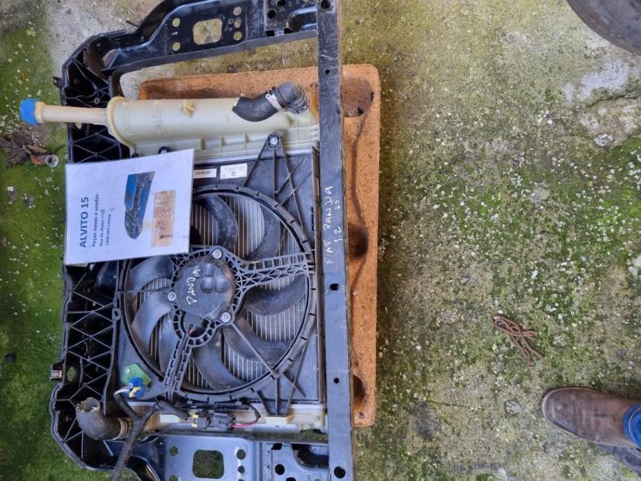 frente em fibra com radiadores e termoventilador Fiat Panda 1.2 2020