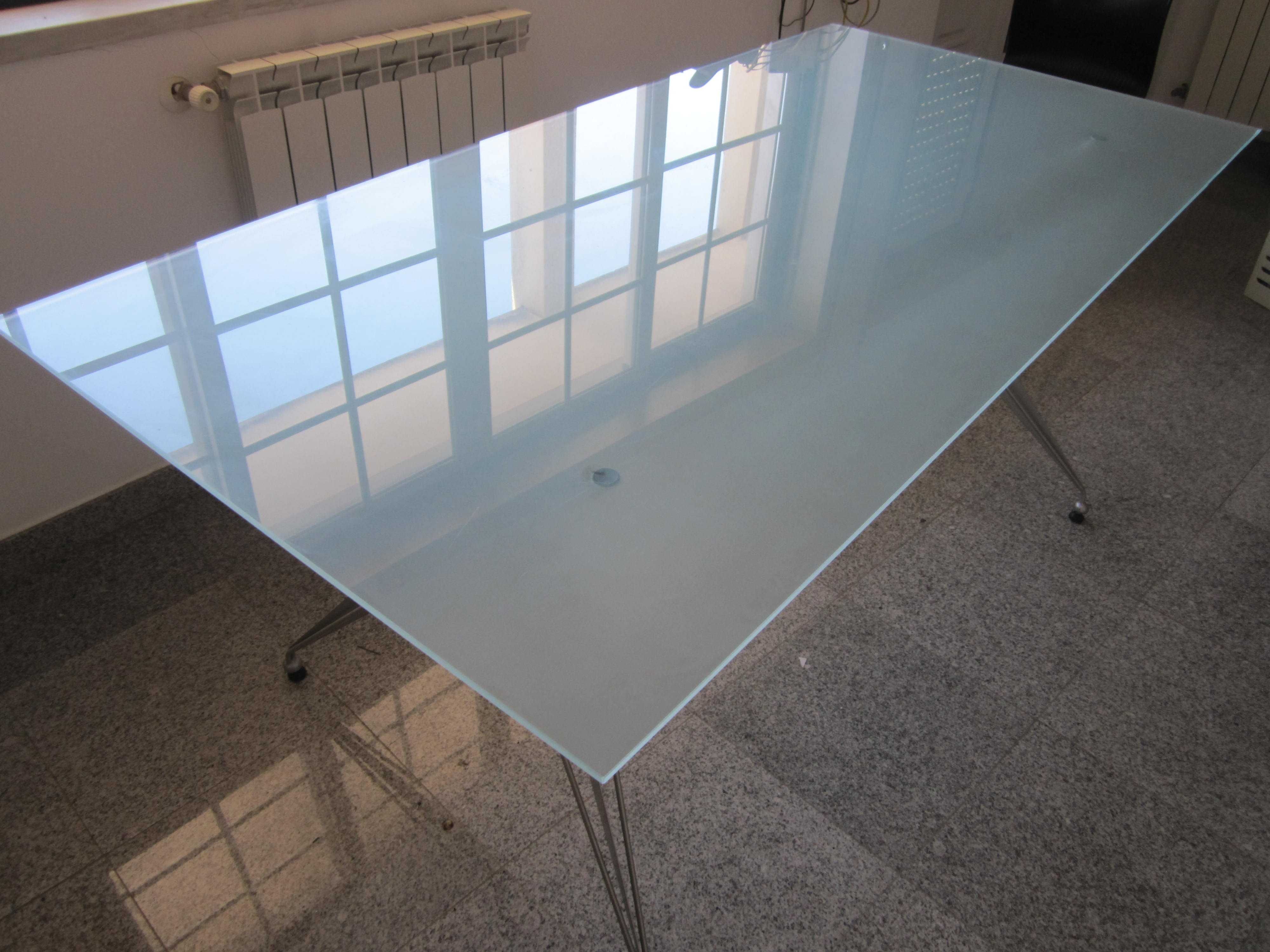 Mesa de Vidro 180x90 c/ 4 cadeiras