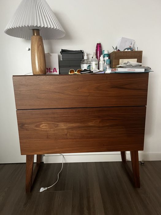 Movel/ comoda gato preto