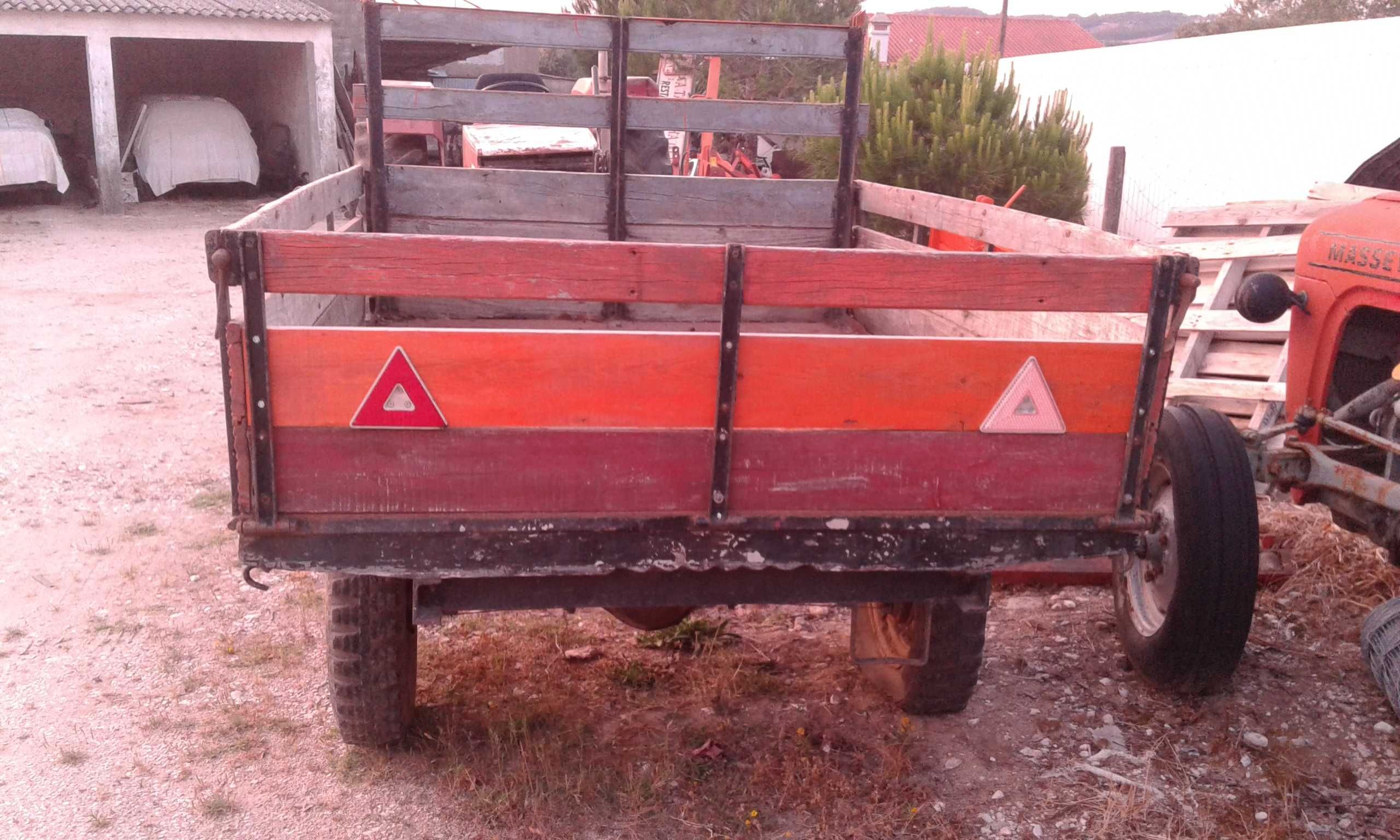 Reboque de trator 1200 Kg