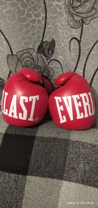 Кожані Боксерські рукавички EVERLAST.