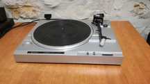 gira discos Hitachi HT-12 como novo