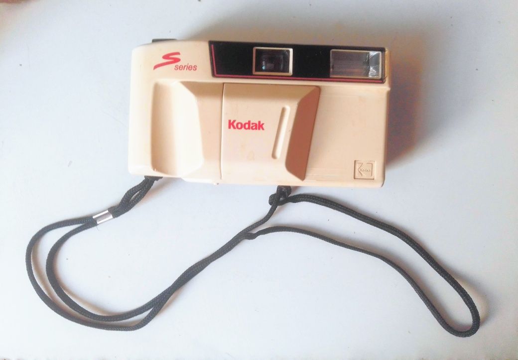 Kodak S 100 FE Electrónic Flash e porta retratos. Leia descrição.