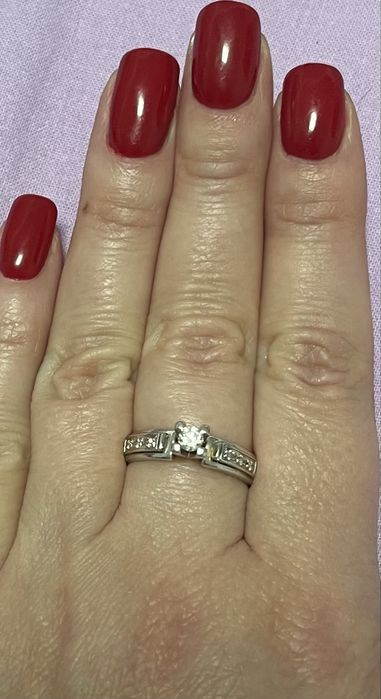 Золотое кольцо с натуральными Якутскими бриллиантами, р17.5; 5.2 г