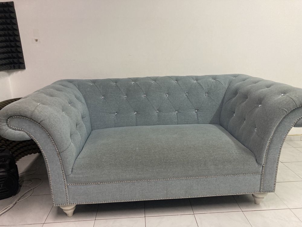 Sofa Glam Azul Tufted