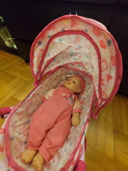 Wózek z lalką do zabawy