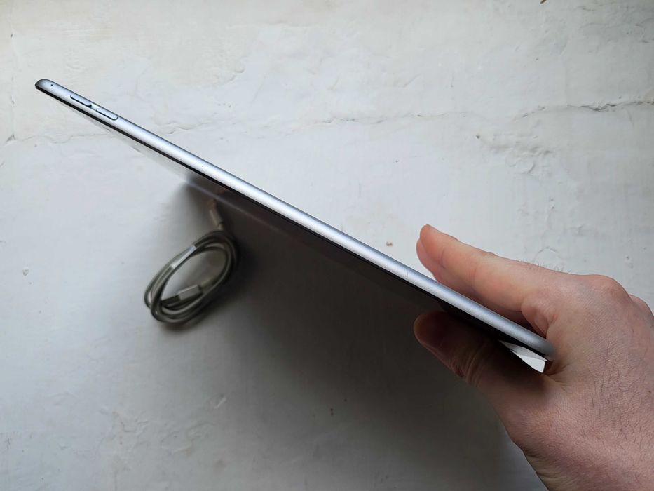 Apple iPad air 2 9.7" 16 ГБ