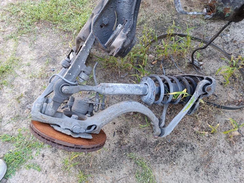 Запчасти на Ауди А4 В5 Кватро универсал б/у