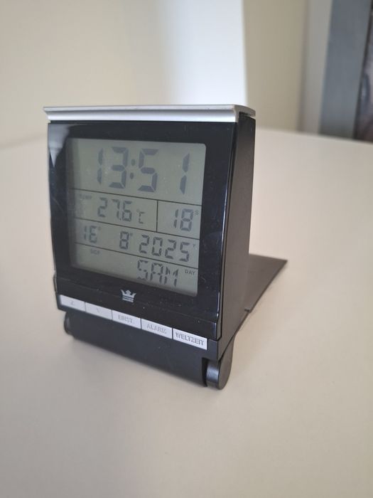 Przenośny zegarek, budzik i termometr