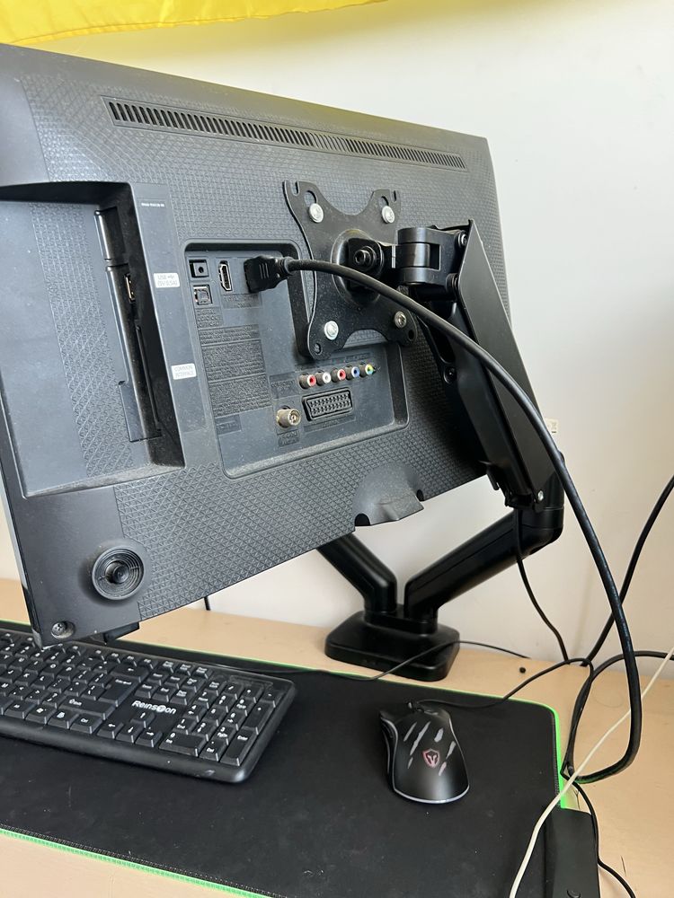 sprzedam Komputer z 2 monitorami