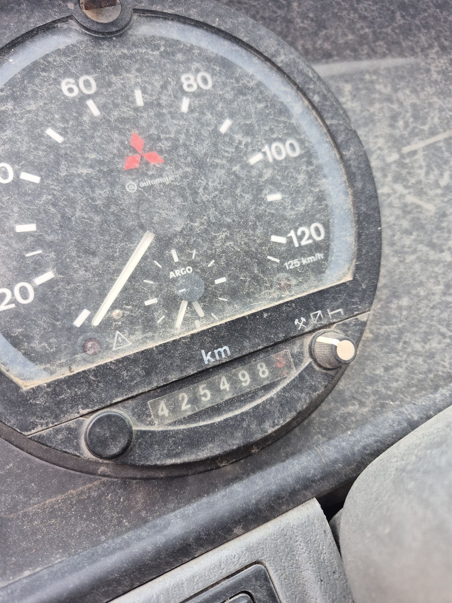 Mitsubishi  659 pesado 7500k