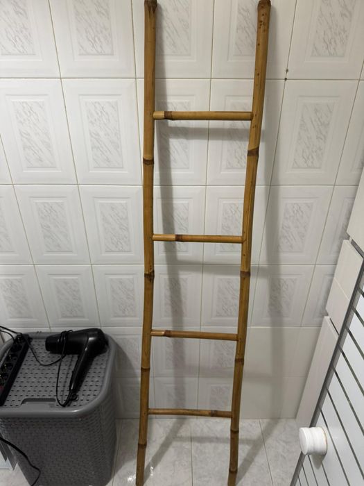 Escada bambu em bom estado