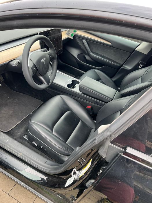 Tesla Model 3 Lift 2021r.