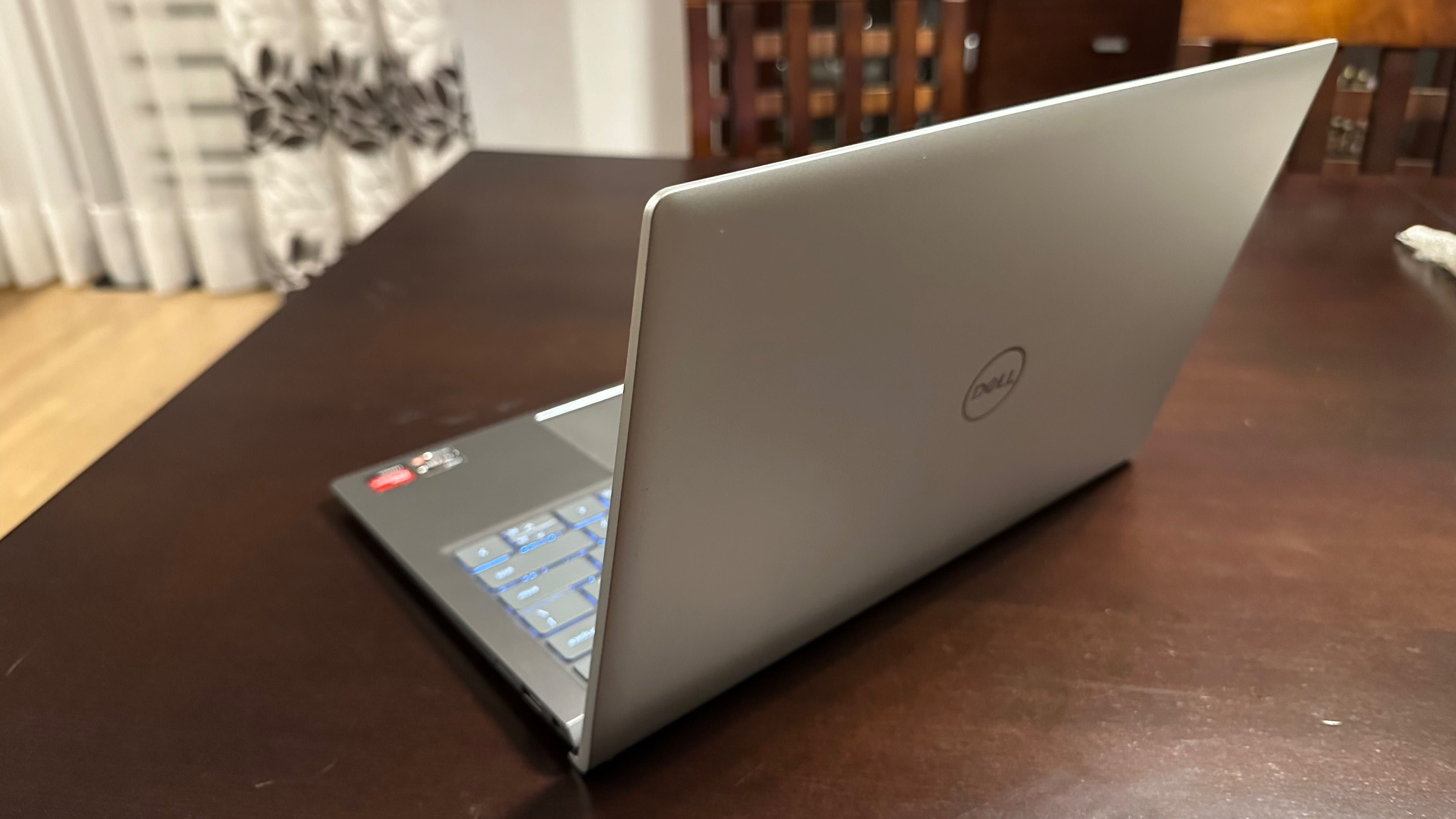 DELL Inspiron 5415 Ryzen 5-5500U 16GB/512/Win11 14”