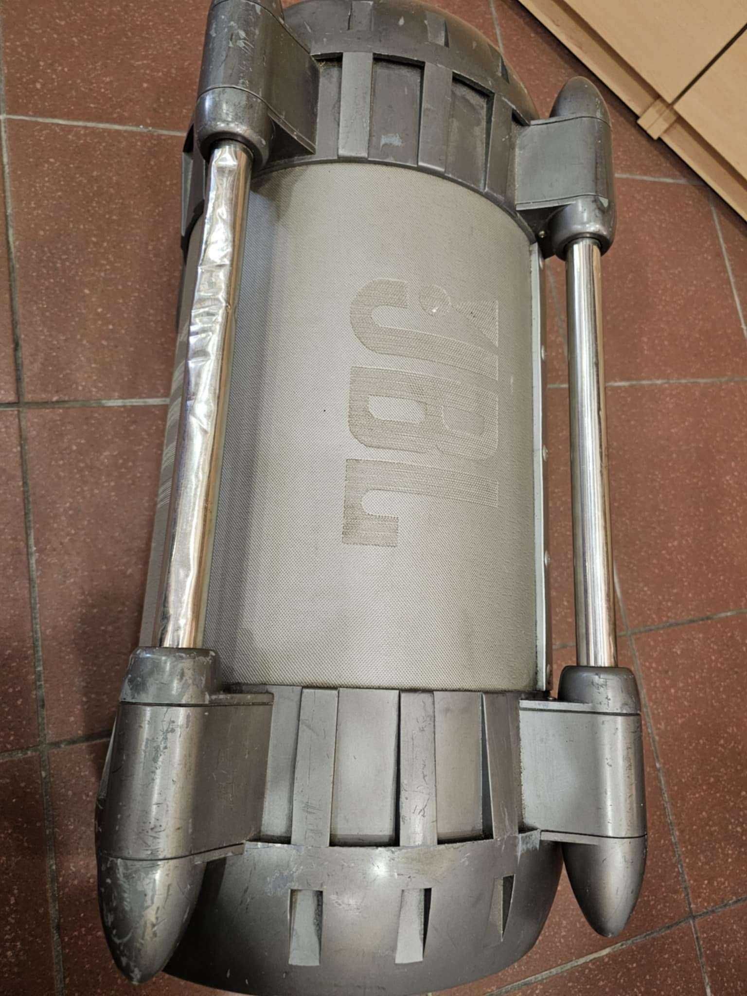 Tuba basowa JBL
BTX 250