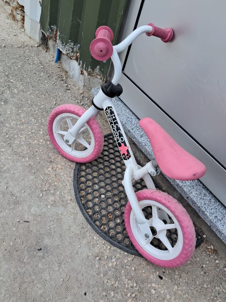 Bicicleta Chicco Pink Comet
25€

Descrição:

Bicicleta com po