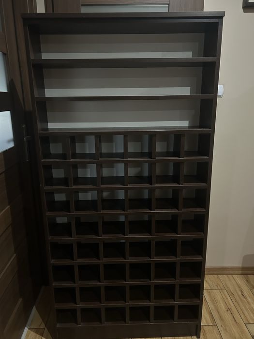 Regał koloru ciemny brąz