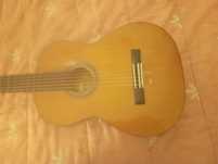 Título: Guitarra acústica Valência — Bom estado — 40€ (fixo)