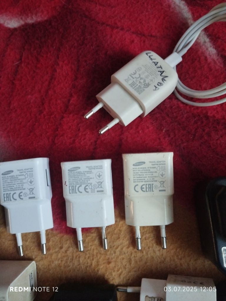 Продам зарядные устройства, кабеля, блок питания.