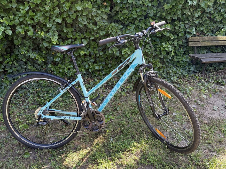 Kellys Clea 10 z napedem SHIMANO ALTUS 3x9