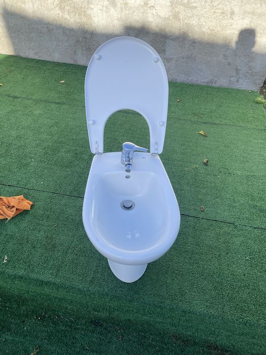 Bide roca  sem uso para desocupar