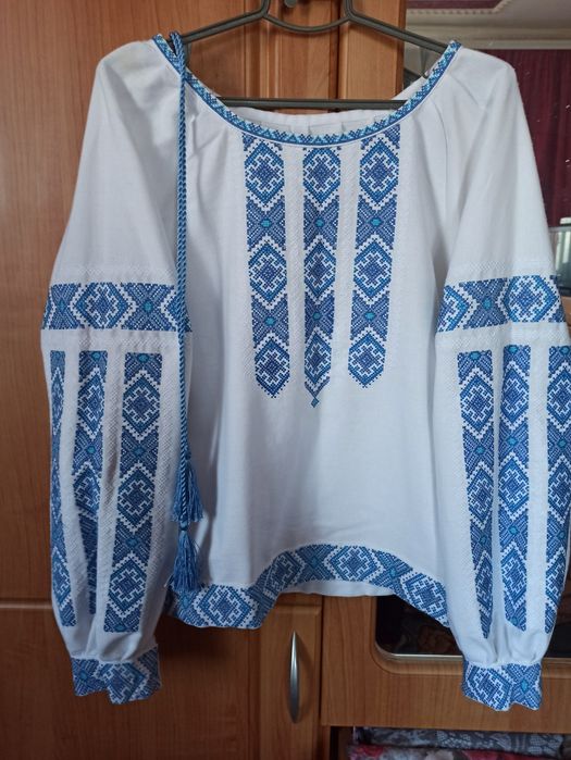 Сорочка вишита на домотканому полотні