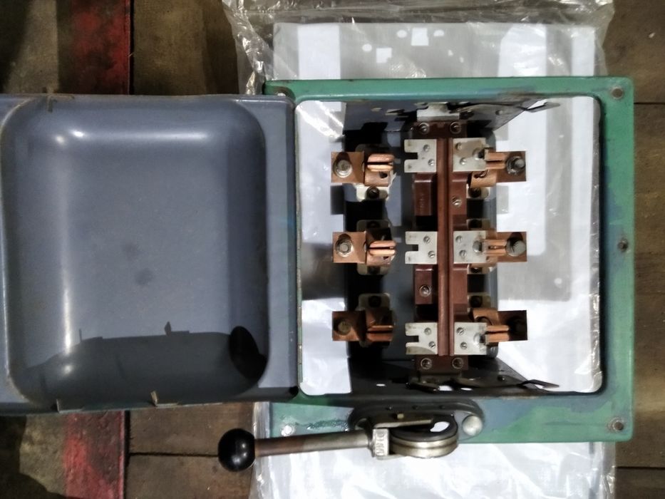 Рубильник(силовой)-Ящик щиток Электрический