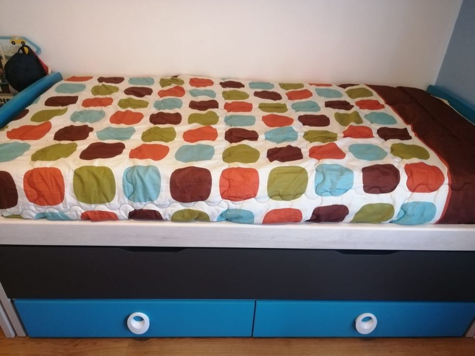 Cama dupla de solteiro