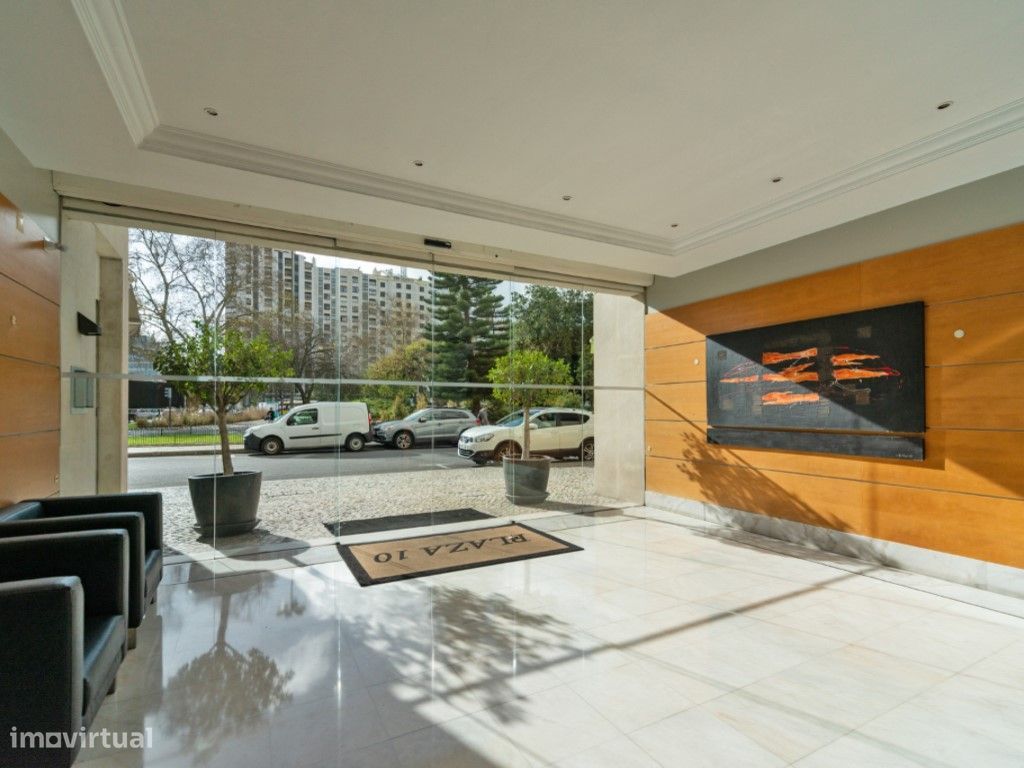 T4 Entrecampos condominio com Piscina e Ginásio